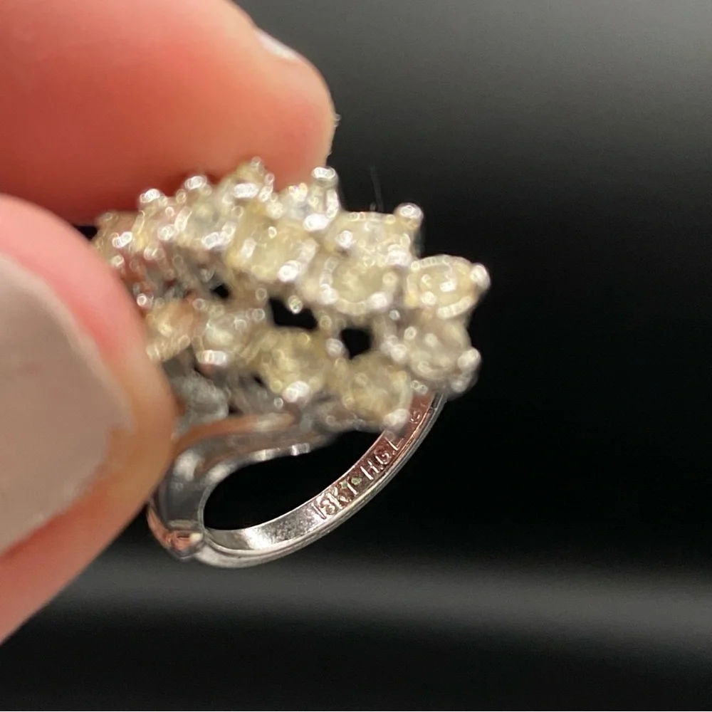 Vintage 18kt Rhodium Plated Tiered Cluster Ring with Clear Rhinestones